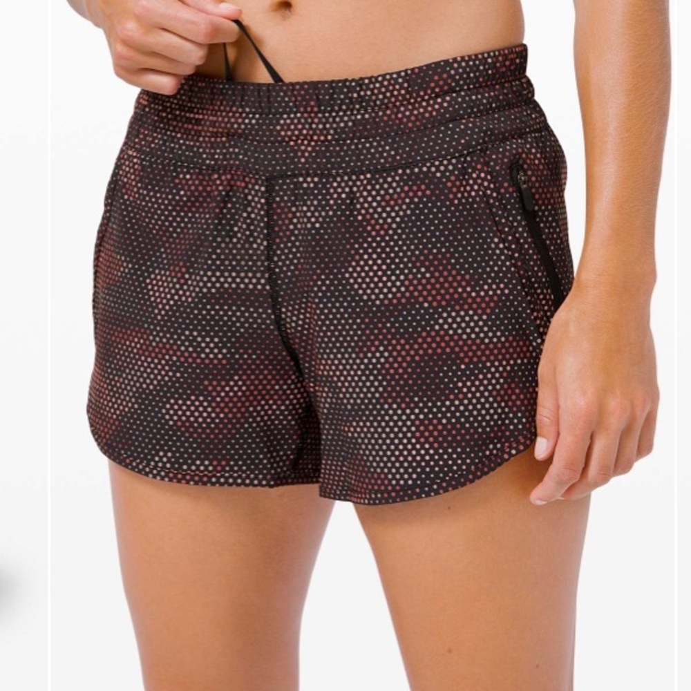 Lululemon Seawheeze 20 Reflective Shorts - Picture 7 of 8